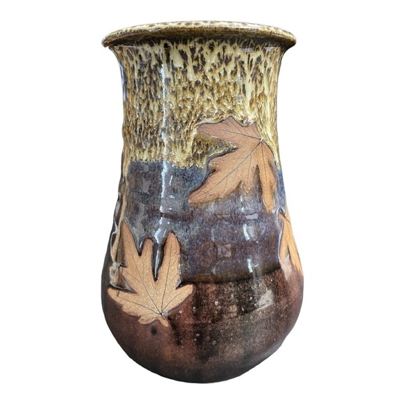 Mark Alewine Pottery 2008. Maple leaf
Vase W/ Leaf 8.5” Tall Collector
Item - Picture 4 of 14